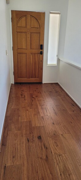 Building Photo - 11322 Redbud Ct