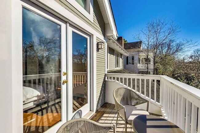 Building Photo - Palisades, NW Washington, DC - Beautiful 4...