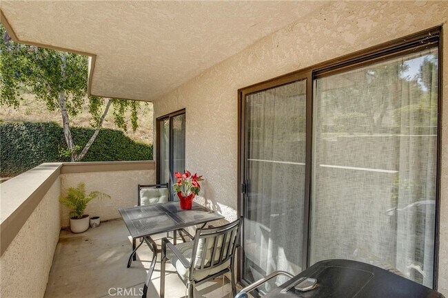 Building Photo - 26120 Alizia Canyon Dr