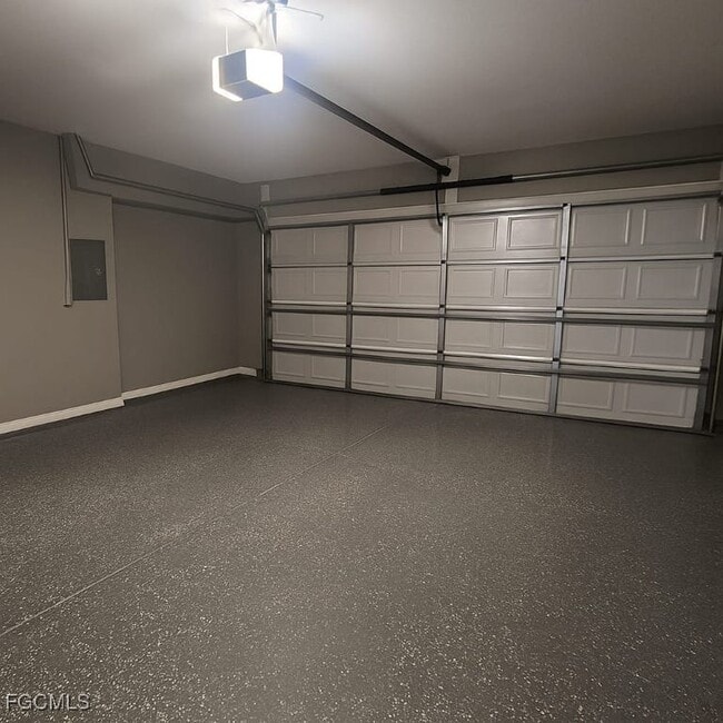 Building Photo - 2431 Paul Ave S