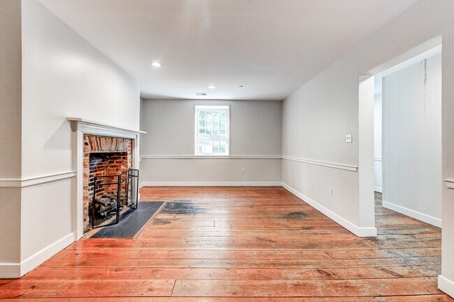 Building Photo - 802 Oella Ave