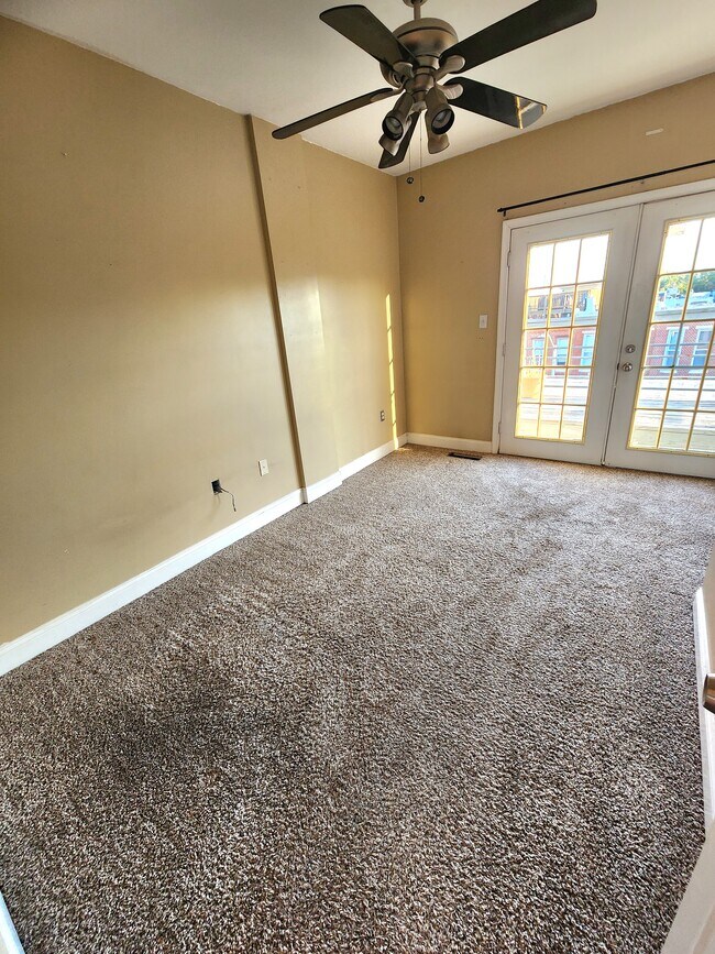 Building Photo - 444 E Fort Ave