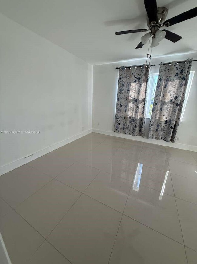 Building Photo - 6200 NE 22nd Way