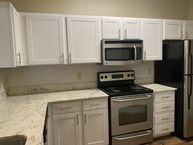 Building Photo - Summit of Shreveport Apartment Homes