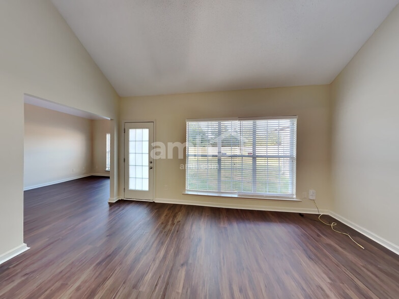 Building Photo - 10188 Kay Oak Cove