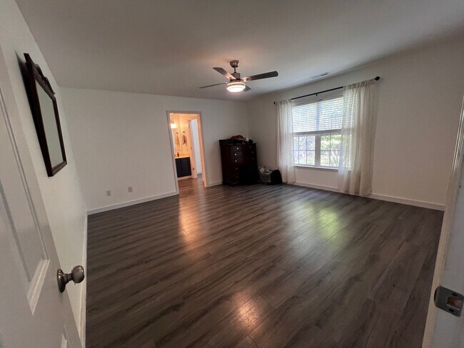 Building Photo - 106 Dunwoody Dr