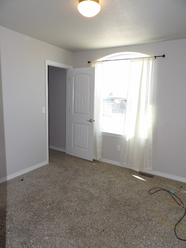 Building Photo - 13534 Park Gate Dr