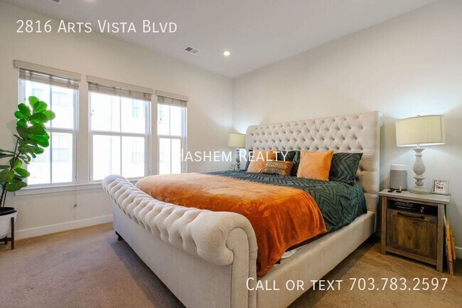 Building Photo - 2816 Arts Vista Blvd