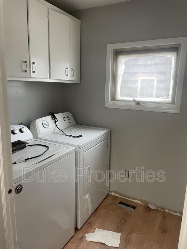 Building Photo - 5 Sheridan St