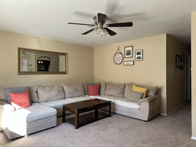 Building Photo - 103 E 26th St