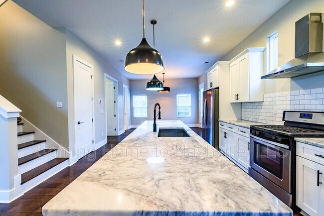 Building Photo - 1719 Pecan St