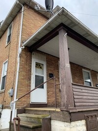 Building Photo - 2 Bed | 1 Bath Duplex