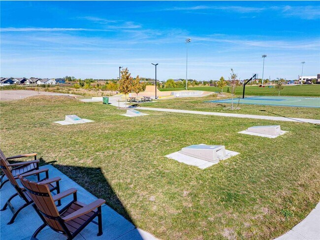 Building Photo - 143X Nutmeg Cir