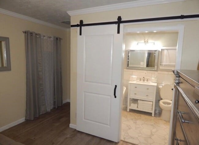 Building Photo - 8821 Woodruff St