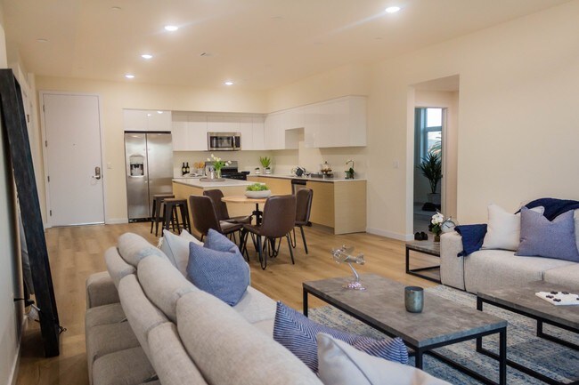 Building Photo - FriendzZ By Live The Co.