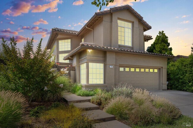Building Photo - 39 S Newport Dr