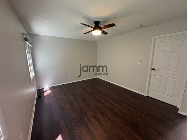 Building Photo - 5250 Mills Creek Ln