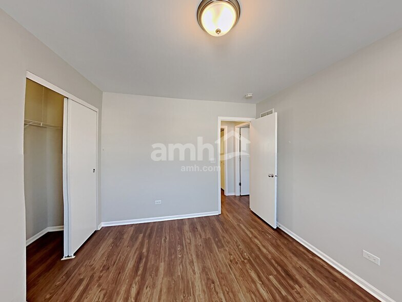 Building Photo - 1712 Tall Oaks Dr