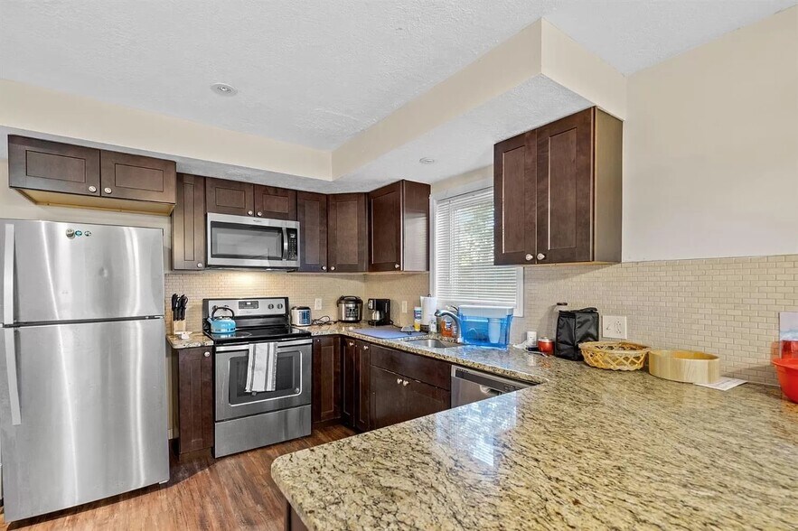 Building Photo - 127 Birdseye View Dr