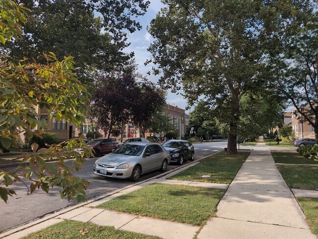 Building Photo - 5455 N Christiana Ave