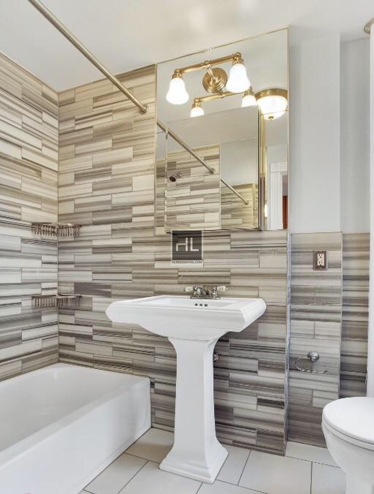 Building Photo - E 6TH ST.