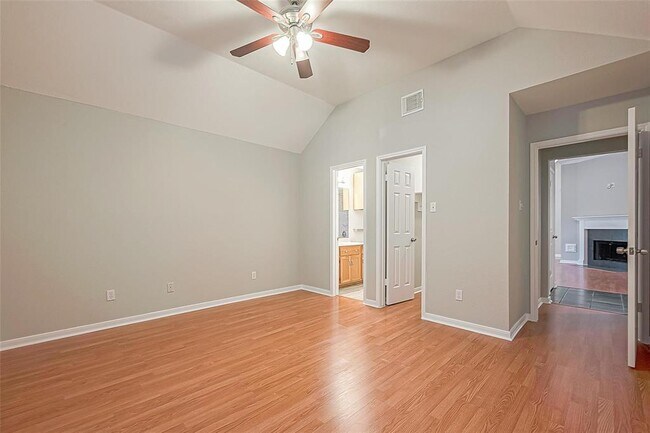 Building Photo - 6419 New World Dr