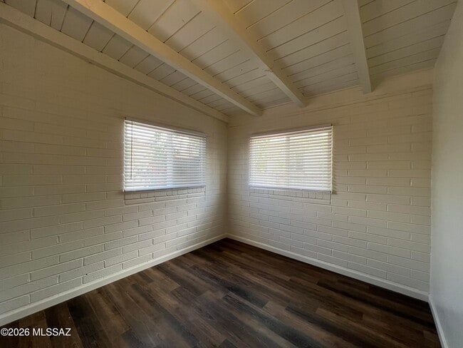 Building Photo - 26 E Glenn St