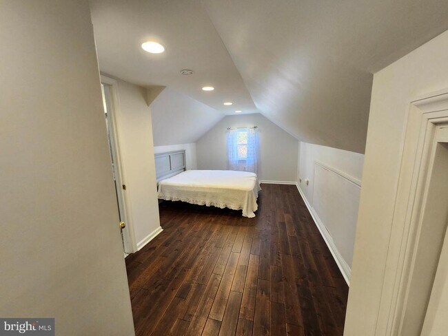 Building Photo - 51 Bunting Ln