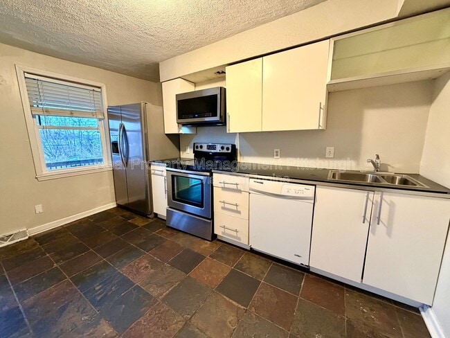 Building Photo - 2840 Josephine St