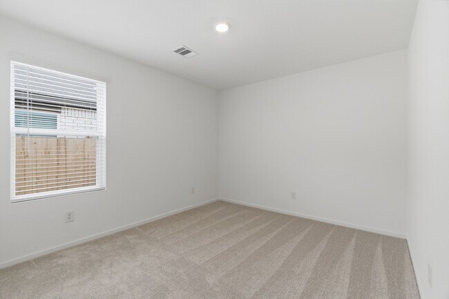 Building Photo - 1603 Golden Iris Dr