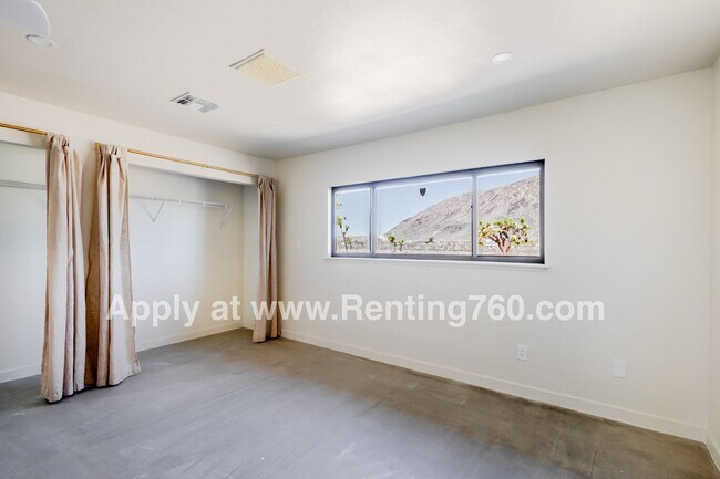 Building Photo - Modern Comfort in Scenic Landers