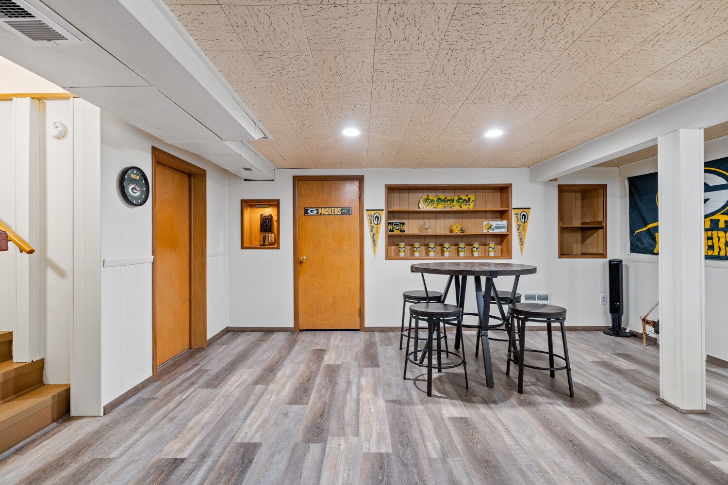 Building Photo - 1816 Gross Ave