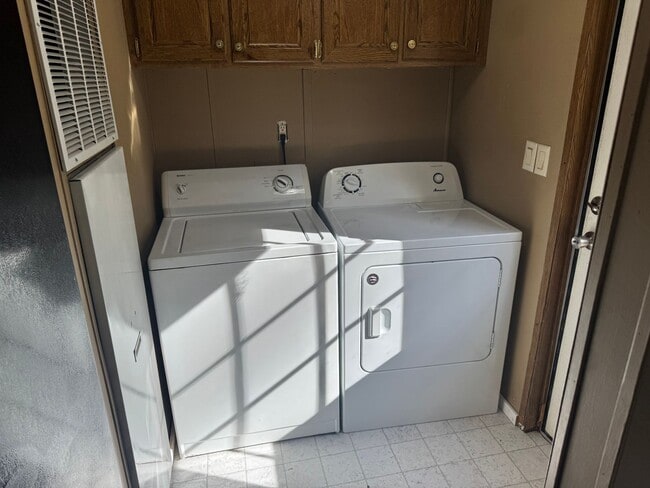 Building Photo - 3 Bedroom 2 Bathroom Mobile Home located in Rogersville, TN