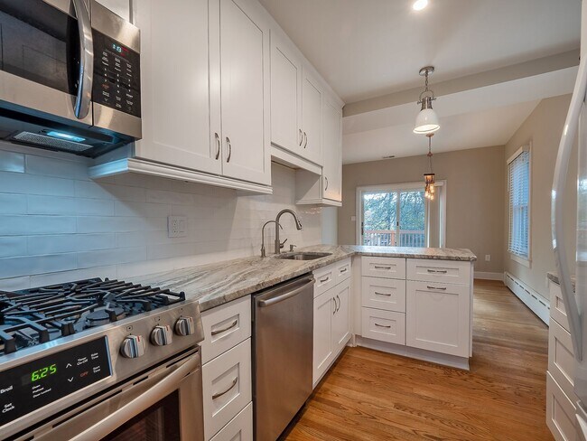 Building Photo - Charming, Renovated Bungalow in NW DC Tenley Area