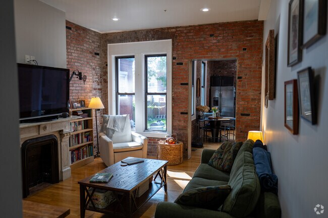 Building Photo - 18 Perrin St