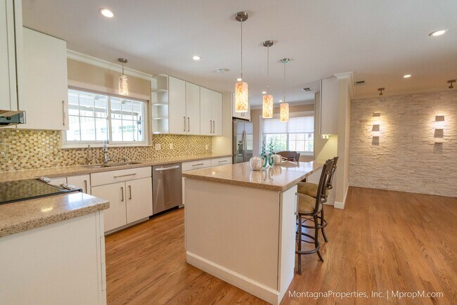 Building Photo - Remodeled single story Willow Glen home wi...