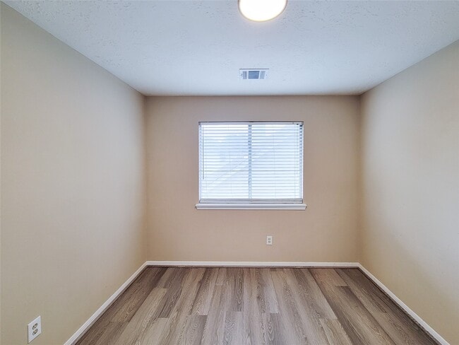 Building Photo - 4626 Jaymar Dr