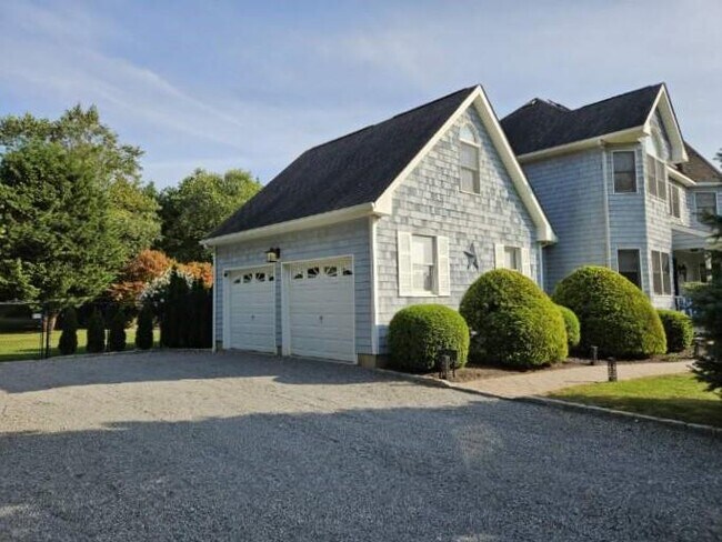 Building Photo - 1275 The Esplanade