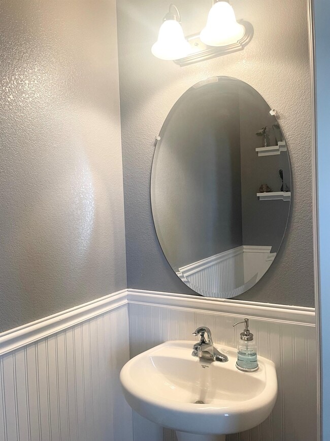 Building Photo - 12783 Leyden St