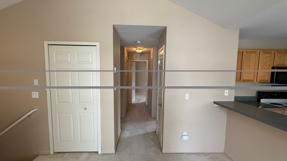 hallway - 4200 Chesapeake Cir