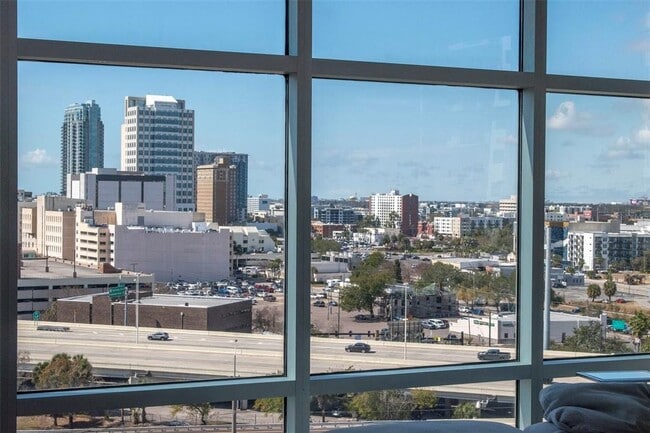 Building Photo - 1120 E Kennedy Blvd