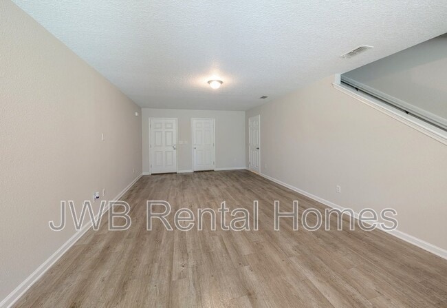 Building Photo - 7820 Playschool Ln