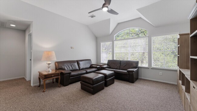 Building Photo - 34 Candle Pine Pl