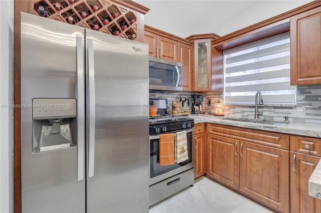 Building Photo - 3145 W 71st Pl