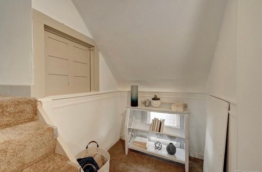 Space along Stairs - 3136 N Elizabeth St
