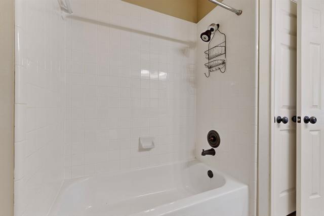 Building Photo - 9700 Wolf Creek Dr