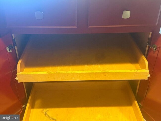 Building Photo - 10320 Westlake Dr