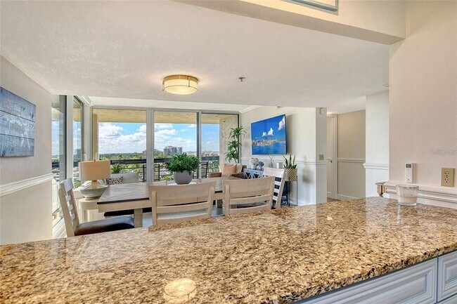 Building Photo - 1065 Gulf of Mexico Dr