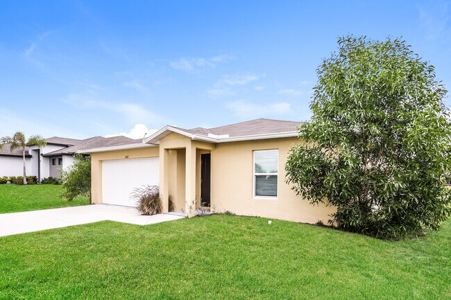 Building Photo - 1109 SW 2nd St