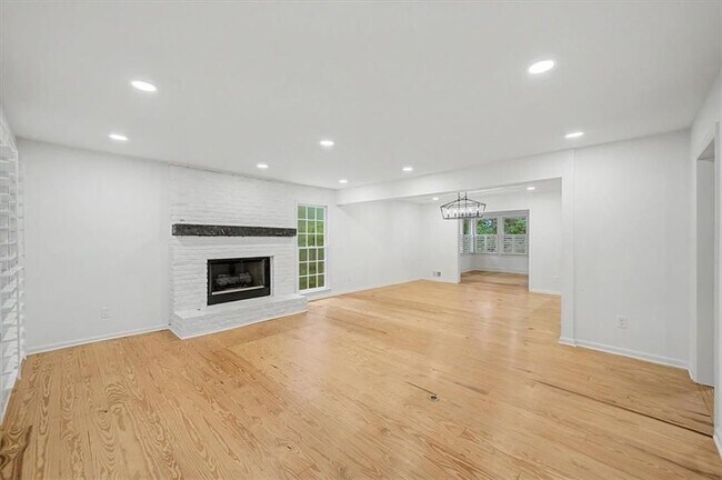 Building Photo - 3868 Emerson St